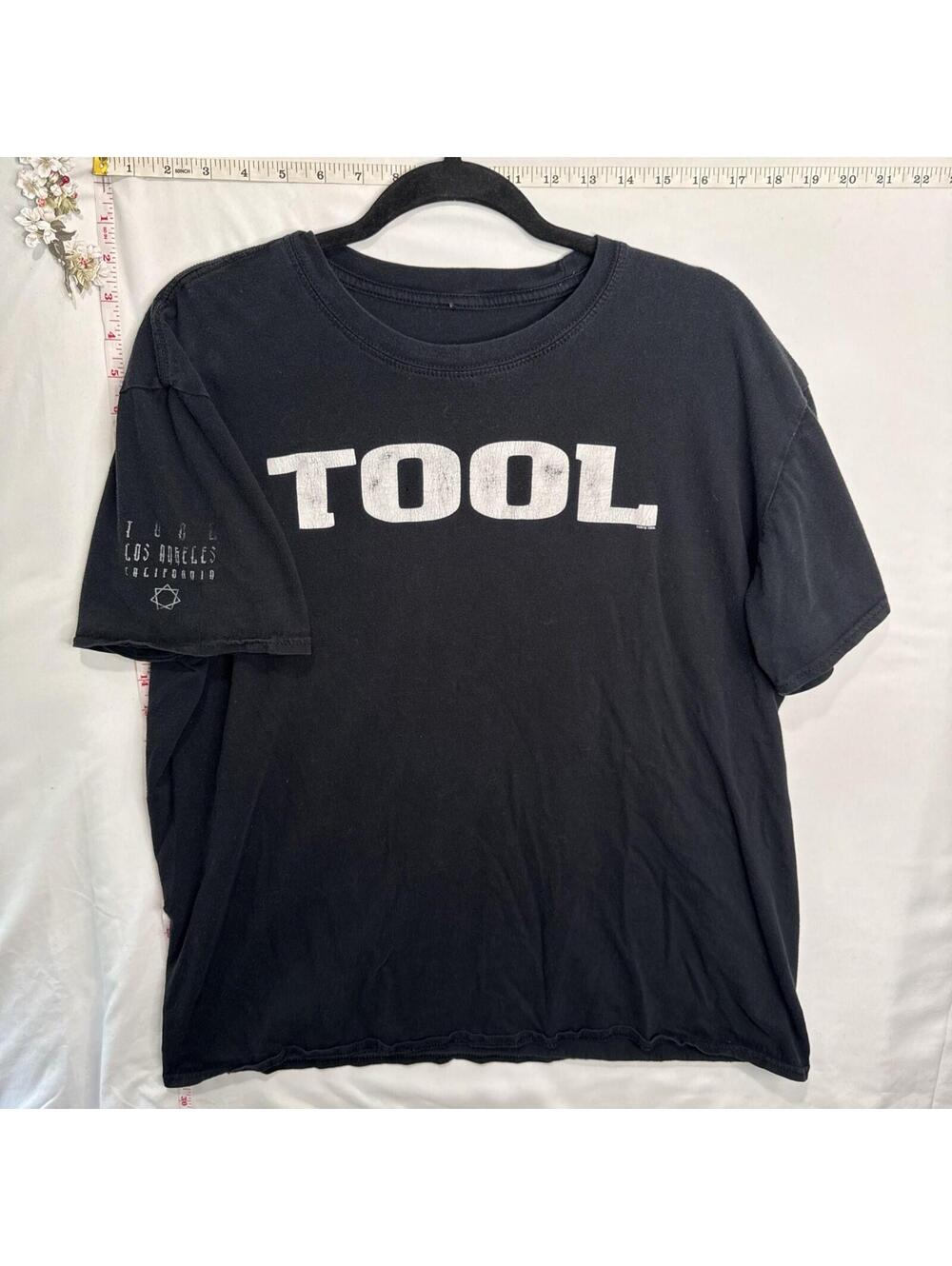 TOOL Band T-Shirt L XL 2018 Graphic Tee Los Angeles Sleeve Spellout Distressed